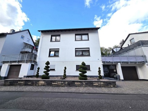 Mehrfamilienhaus kaufen in Rodalben, mit Garage, 556 m² Grundstück, 175 m² Wohnfläche, 6 Zimmer