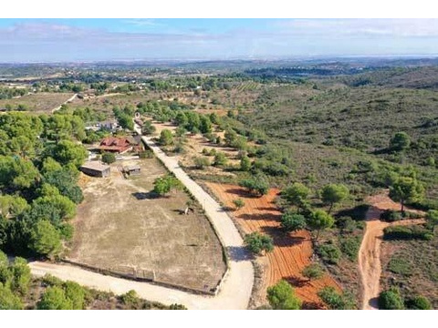 Haus kaufen in Montserrat, 6.500 m² Grundstück, 130 m² Wohnfläche, 4 Zimmer