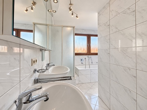 Badezimmer (Obergeschoss)