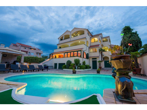 Mehrfamilienhaus kaufen in Vodice