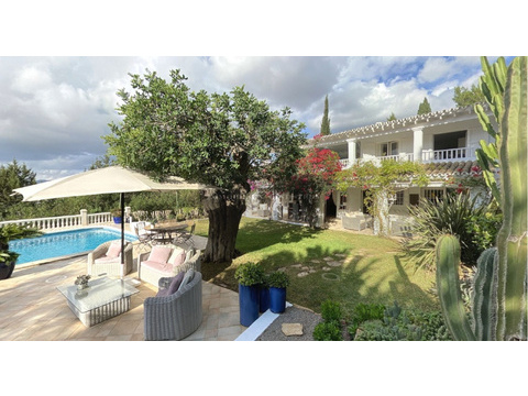 Villa kaufen in Santa Eulària des Riu, 3.736 m² Grundstück, 405 m² Wohnfläche, 5 Zimmer