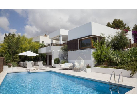 Villa kaufen in Santa Eulària des Riu, 860 m² Grundstück, 353 m² Wohnfläche, 5 Zimmer