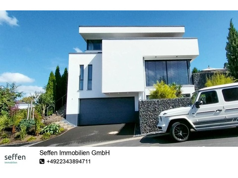 Einfamilienhaus kaufen in Bergisch Gladbach, 385 m² Grundstück, 180 m² Wohnfläche, 5 Zimmer
