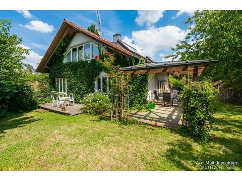 Einfamilienhaus kaufen in Eppingen, 1.128 m² Grundstück, 220 m² Wohnfläche, 8 Zimmer