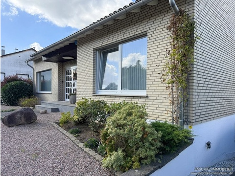 Einfamilienhaus kaufen in Herzogenrath, 656 m² Grundstück, 167 m² Wohnfläche, 7 Zimmer