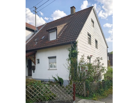 Mehrfamilienhaus kaufen in Kuchen, 300 m² Grundstück, 177 m² Wohnfläche, 6 Zimmer
