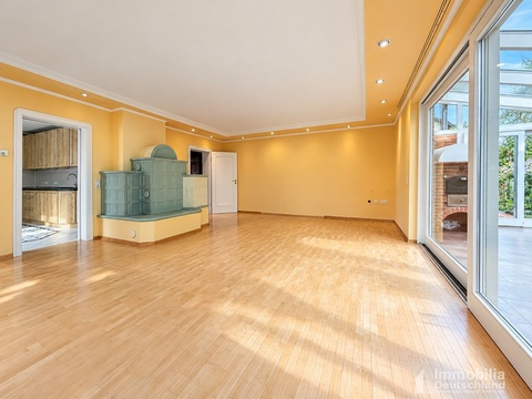 Wohnzimmer mit Blick zur Küche