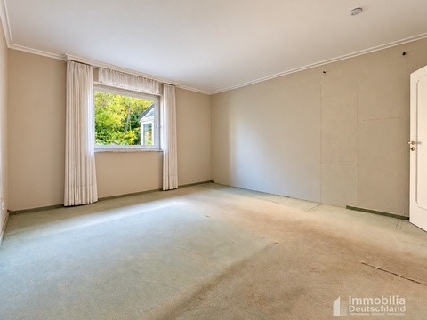 Erstes Schlafzimmer - EG