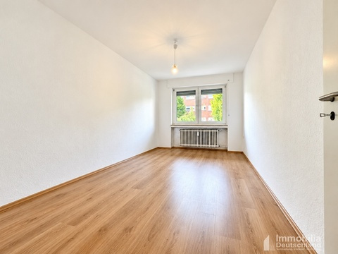 Erstes Schlafzimmer