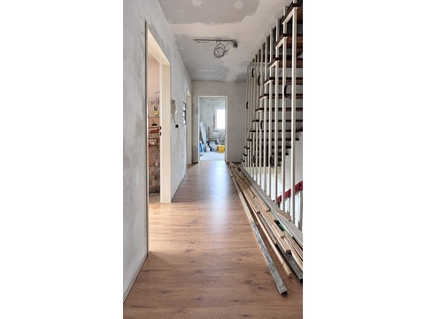 19_OG_Flur_und_Treppenhaus