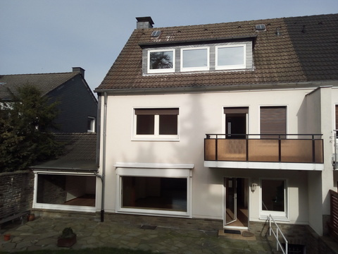 Doppelhaushälfte mieten in Essen, 470 m² Grundstück, 187 m² Wohnfläche, 8 Zimmer