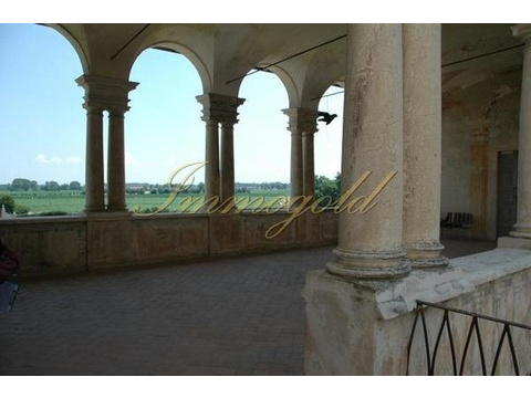 Haus kaufen in Fossano, 45.000 m² Grundstück, 1.500 m² Wohnfläche