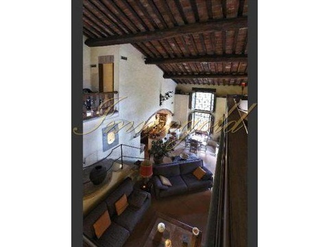 Haus kaufen in Camaiore, 1.800 m² Grundstück, 150 m² Wohnfläche, 1 Zimmer