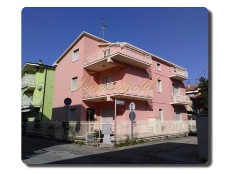 Haus kaufen in Alba Adriatica, 300 m² Grundstück, 300 m² Wohnfläche, 15 Zimmer