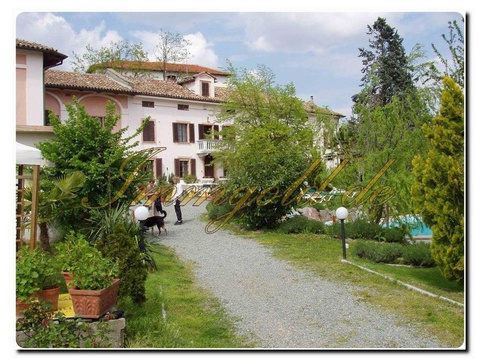 Haus kaufen in Canelli, 17.000 m² Grundstück, 527 m² Wohnfläche, 1 Zimmer