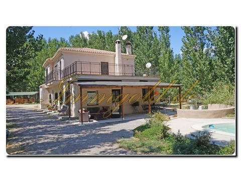 Haus kaufen in Guadix, 40.000 m² Grundstück, 240 m² Wohnfläche, 9 Zimmer