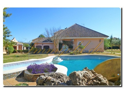 Haus kaufen in Arcos de la Frontera, 2.300 m² Grundstück, 425 m² Wohnfläche, 8 Zimmer
