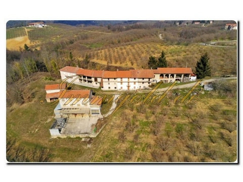 Haus kaufen in Feisoglio, 21.000 m² Grundstück, 2.000 m² Wohnfläche, 30 Zimmer