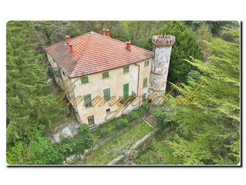 Haus kaufen in Monesiglio, 20.800 m² Grundstück, 550 m² Wohnfläche, 14 Zimmer