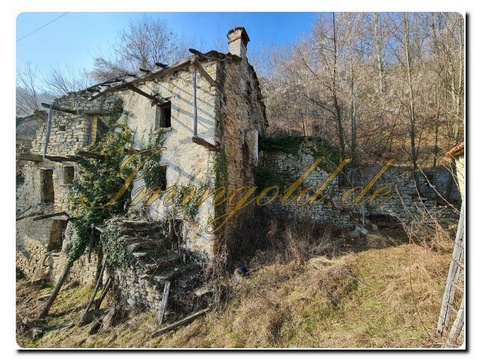 Haus kaufen in Mombarcaro, 190.000 m² Grundstück, 300 m² Wohnfläche, 10 Zimmer