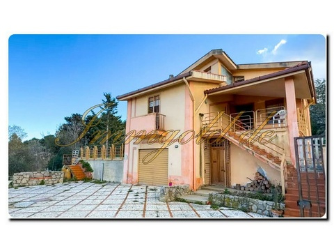 Haus kaufen in Termini Imerese, 1.000 m² Grundstück, 180 m² Wohnfläche, 10 Zimmer