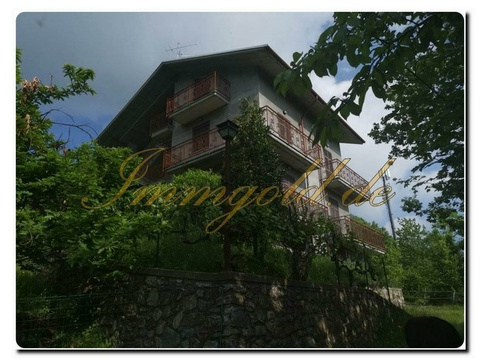 Haus kaufen, 1.800 m² Grundstück, 430 m² Wohnfläche, 8 Zimmer