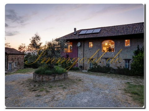 Haus kaufen in Cortemilia, 1 m² Grundstück, 120 m² Wohnfläche, 5 Zimmer