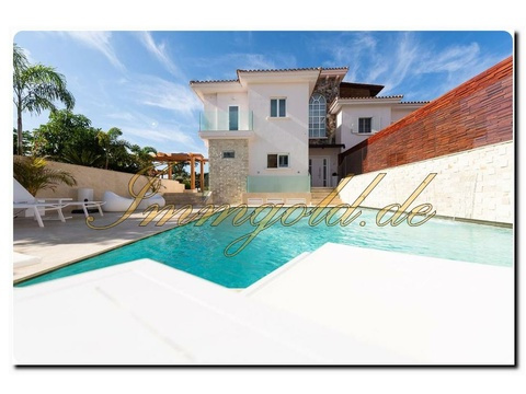Villa kaufen in San Agustín, 1.200 m² Grundstück, 440 m² Wohnfläche, 10 Zimmer