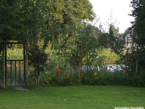 Garten und Kanal