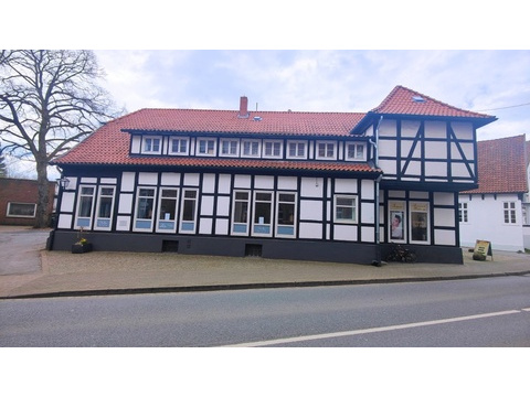 Wohn und Geschäftshaus kaufen in Halle (Westfalen), mit Stellplatz