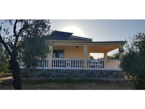 Landhaus kaufen in La Palma del Condado, 2.933 m² Grundstück, 95 m² Wohnfläche, 3 Zimmer