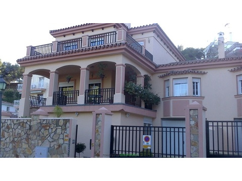 Einfamilienhaus kaufen in Torremolinos, 550 m² Grundstück, 180 m² Wohnfläche, 4 Zimmer