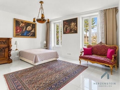 HP / Zimmer mit großen Fenstern
