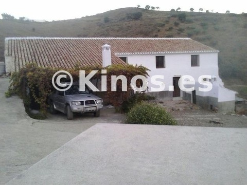 Haus kaufen in Malaga, 130.000 m² Grundstück, 300 m² Wohnfläche, 6 Zimmer