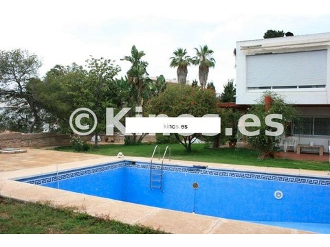 Villa kaufen in Malaga, 1.360 m² Grundstück, 500 m² Wohnfläche, 6 Zimmer