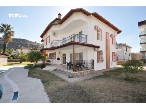 Doppelhaushälfte kaufen in Alanya, 380 m² Grundstück, 250 m² Wohnfläche, 6 Zimmer