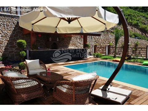 Villa kaufen in Tepe, 750 m² Grundstück, 386 m² Wohnfläche, 5,1 Zimmer