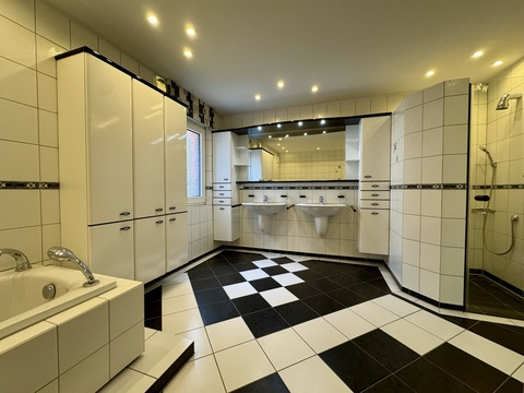 Badezimmer EG