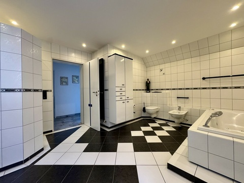 Badezimmer EG