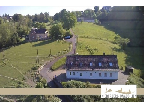 Landhaus kaufen in Velbert, 19.414 m² Grundstück, 211 m² Wohnfläche, 8 Zimmer