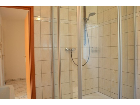Große Dusche