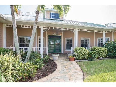 Chalet kaufen in Cape Coral, mit Garage, 1.900 m² Grundstück, 382 m² Wohnfläche, 8 Zimmer