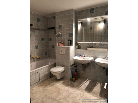 Badezimmer Wanne & Dusche