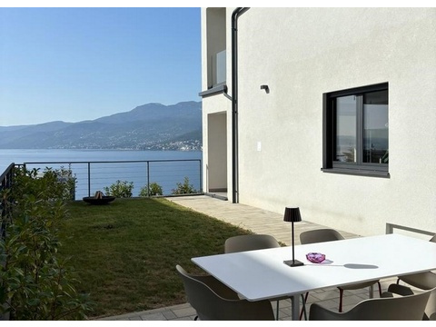 Erdgeschosswohnung kaufen in Rijeka, mit Garage, mit Stellplatz, 81 m² Wohnfläche, 3 Zimmer