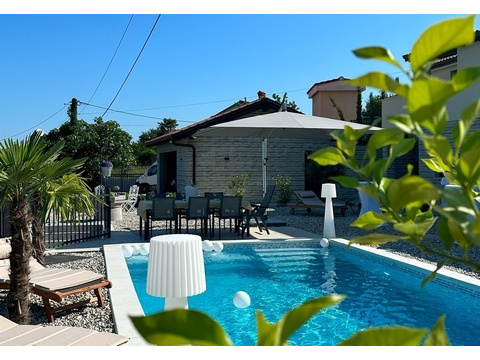 Villa kaufen in Ičići, mit Garage, mit Stellplatz, 870 m² Grundstück, 328 m² Wohnfläche, 5 Zimmer