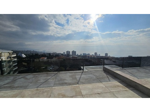 Wohnung kaufen in Rijeka, mit Stellplatz, 67 m² Wohnfläche, 3 Zimmer