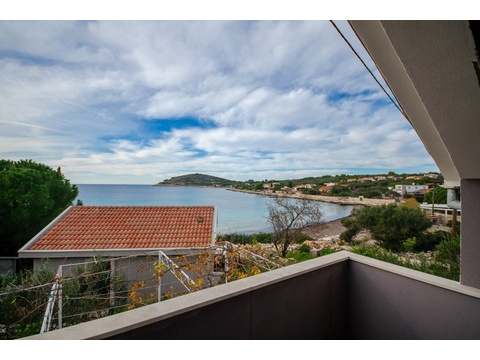 Haus kaufen in Trogir, 480 m² Grundstück, 130 m² Wohnfläche, 4 Zimmer