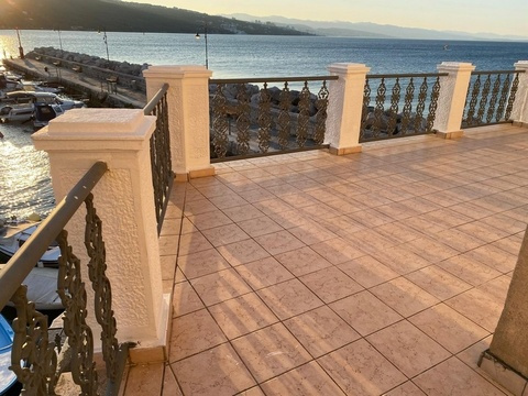 Villa kaufen in Opatija, 136 m² Grundstück, 245 m² Wohnfläche, 8 Zimmer