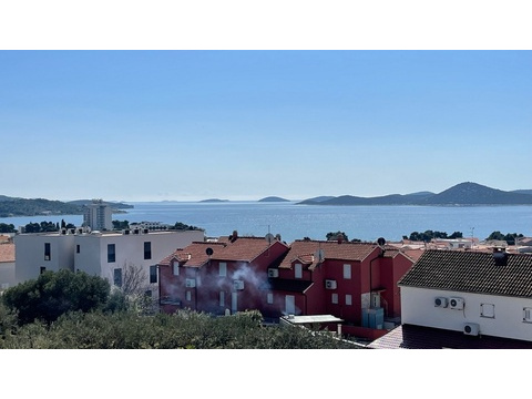 Wohnung kaufen in Vodice, mit Stellplatz, 125 m² Wohnfläche, 4 Zimmer
