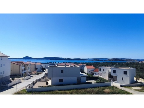 Doppelhaushälfte kaufen in Vodice, mit Stellplatz, 131 m² Grundstück, 183 m² Wohnfläche, 5 Zimmer